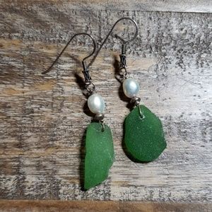 Green Sea glass and pearl silver earrings.